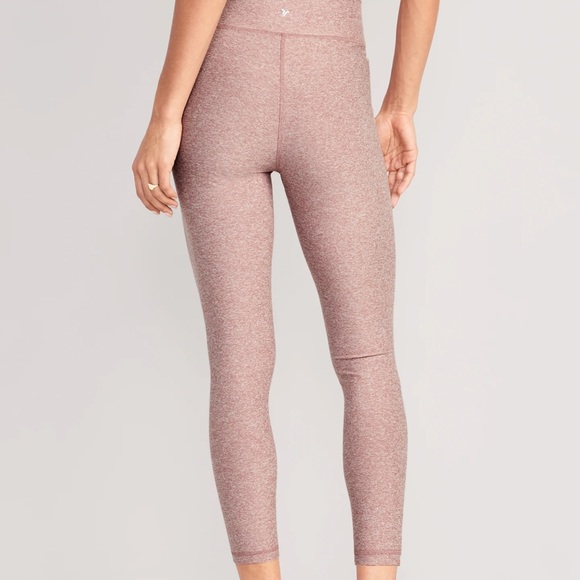 NWT OLD NAVY Extra High-Waisted Cloud+ 7/8 Leggings: Color: WoodroseMEDUIM - Picture 2 of 7